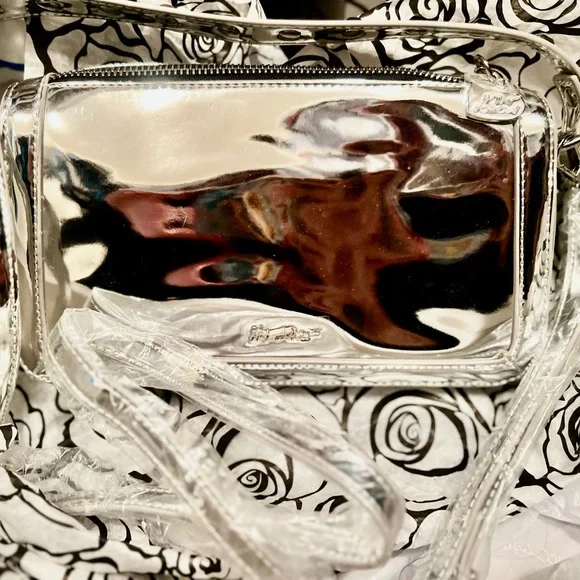 Betsy Johnson Rhinestone Skull Purse - Picture 4 of 8